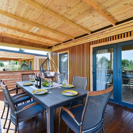 Mobil House Nevera 1 * Banj