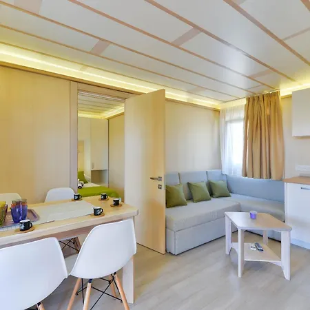 Mobil House Nevera 1 * Banj