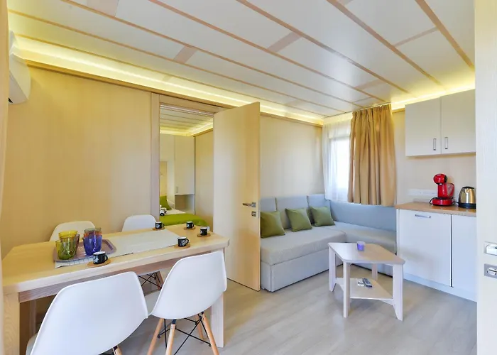 Mobil House Nevera 1 * Banj