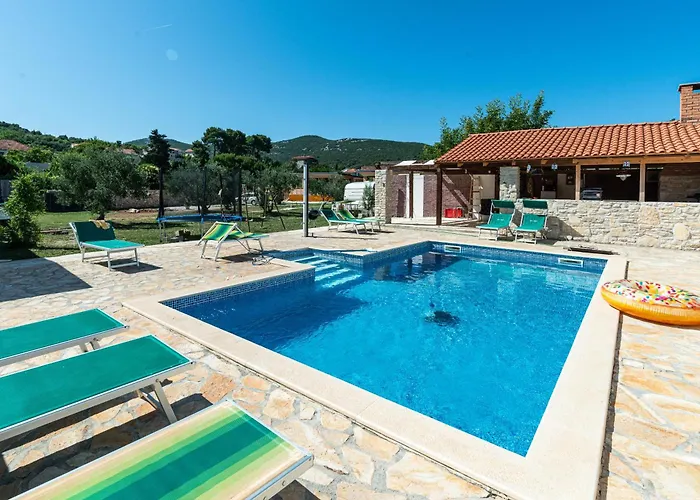 Mobil House Nevera 1 Апартаменты Banj